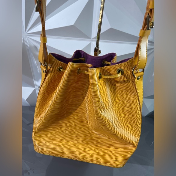 Louis Vuitton Yellow Epi Noe Bucket Drawstring Bag - Picture 8 of 16